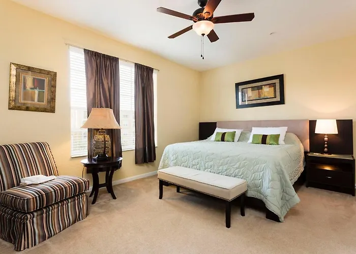 4Br 2Bath Condo Balcony 5Min Conv Center 2020Ft