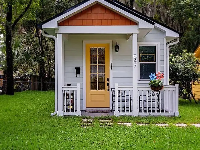 Downtown Tiny Life - Experience Tiny Living!
